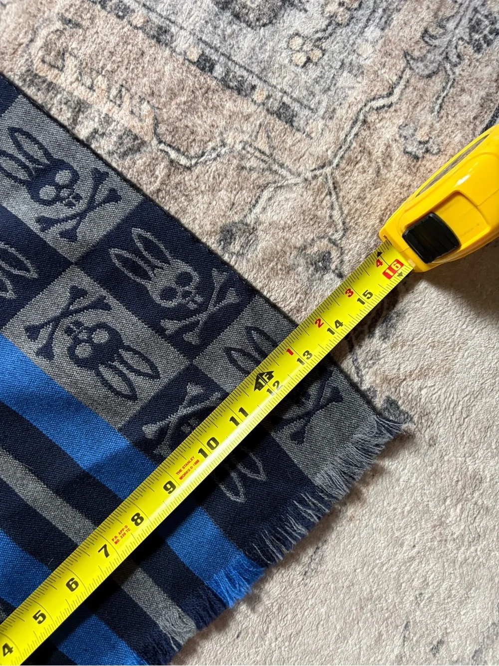 Pyscho Bunny scarf Robert godley New York 100% wool navy blue winter fall